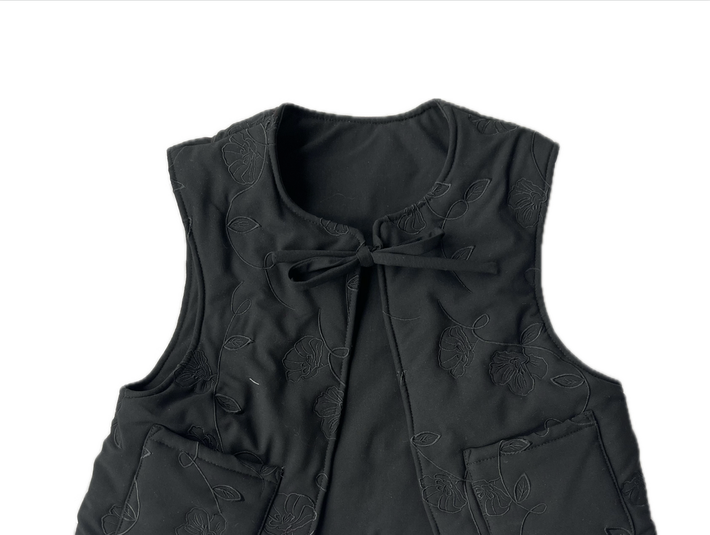 EMBROIDERY-QUILTED COTTON VEST(BLACK)