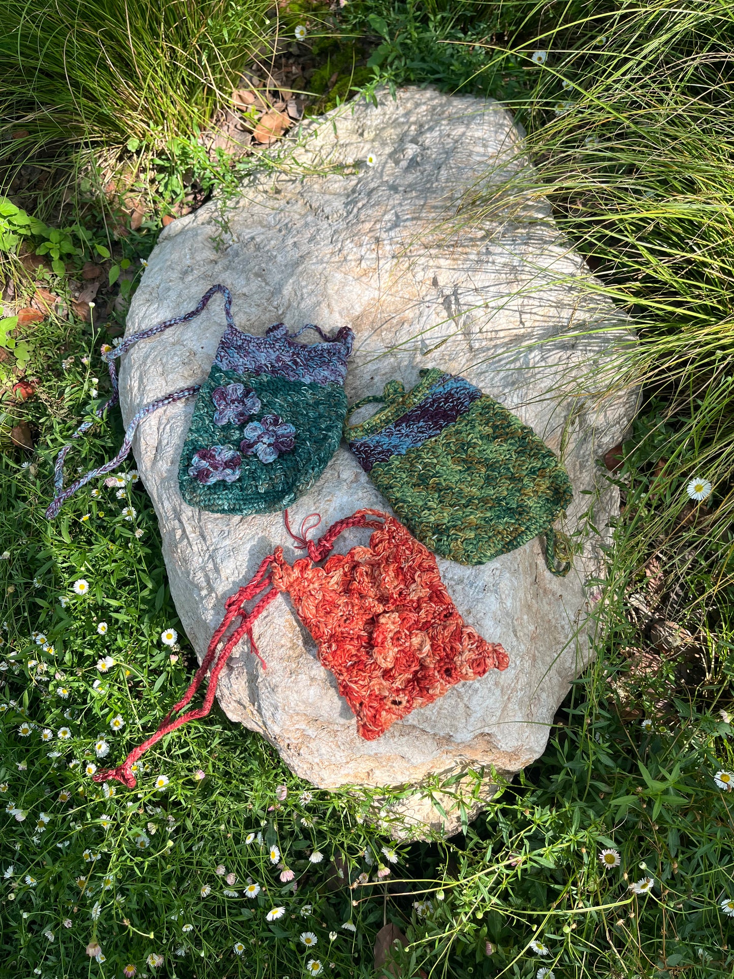 Soft Haze Pouch-moss green-100% cotton | Botanically dyed hand-knitted