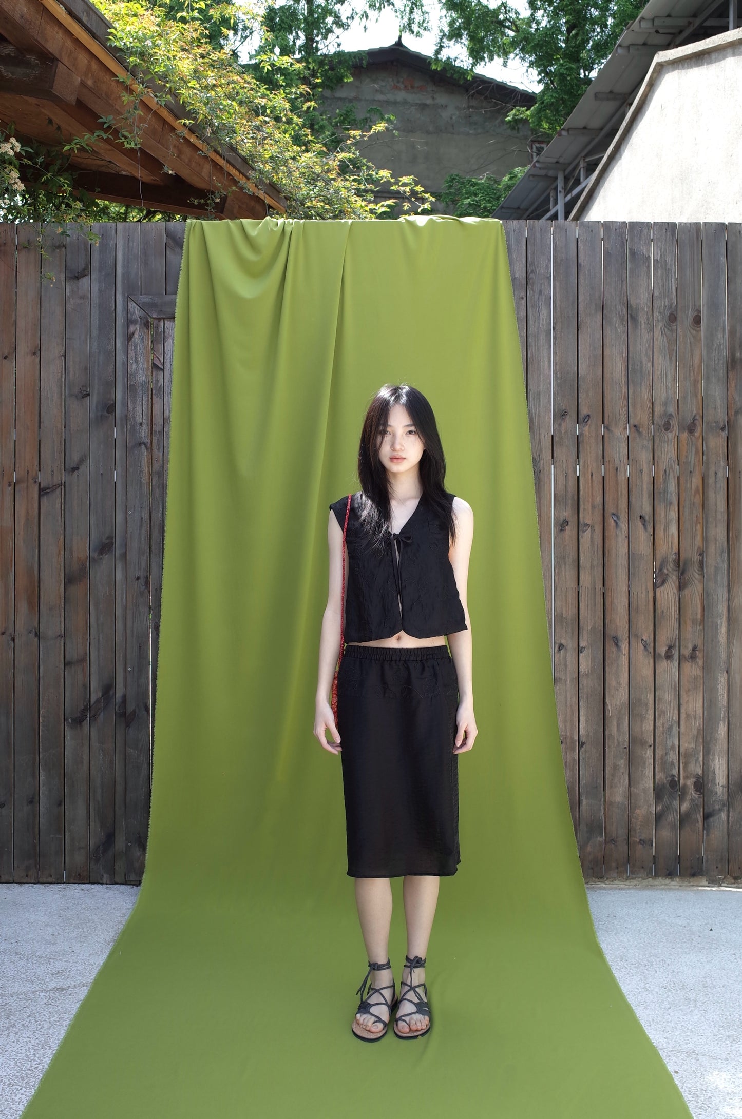 REVERSIBLE LYOCELL EMBROIDERY VEST