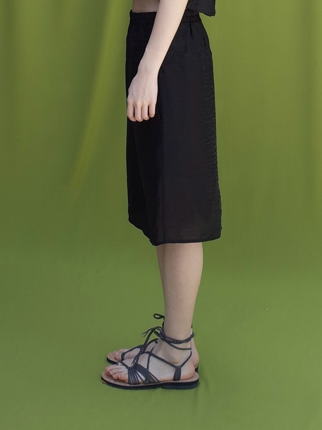 LYOCELL EMBROIDERY-PATCH MIDI SKIRT (LINED)