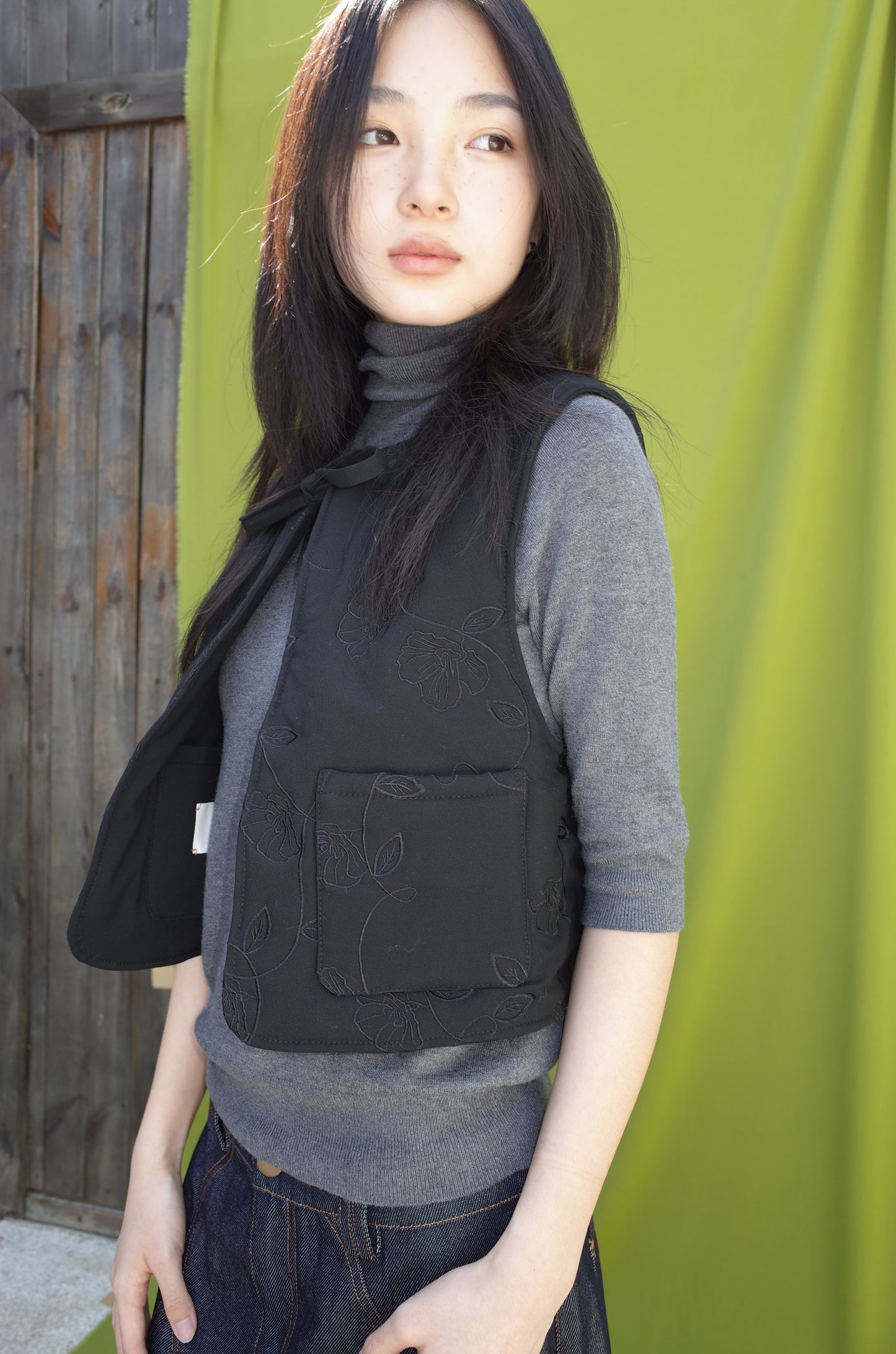 EMBROIDERY-QUILTED COTTON VEST(BLACK)