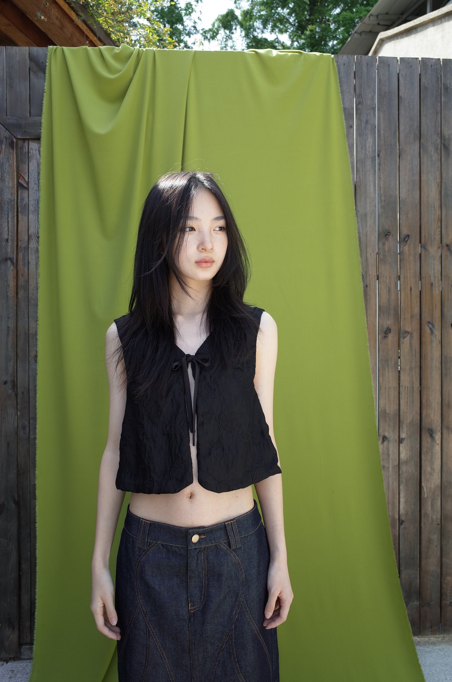 REVERSIBLE EMBROIDERY VEST - lyocell