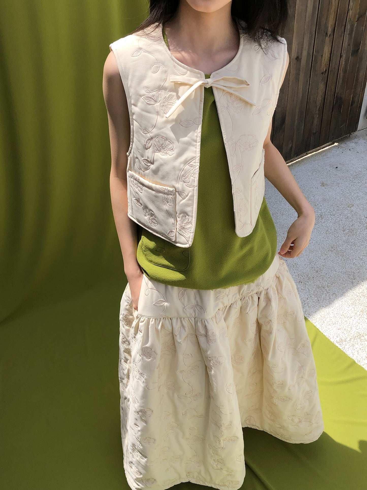 EMBROIDERY-QUILTED COTTON VEST（IVORY）