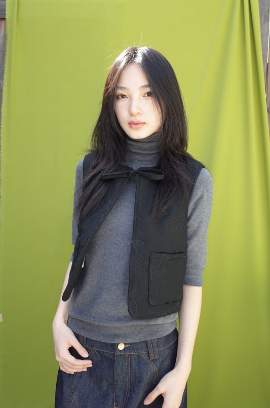 EMBROIDERY-QUILTED COTTON VEST（BLACK）